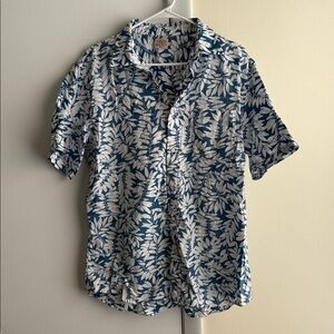 Faherty Short Sleeve Breeze Button Up Blue Leaf Print Shirt